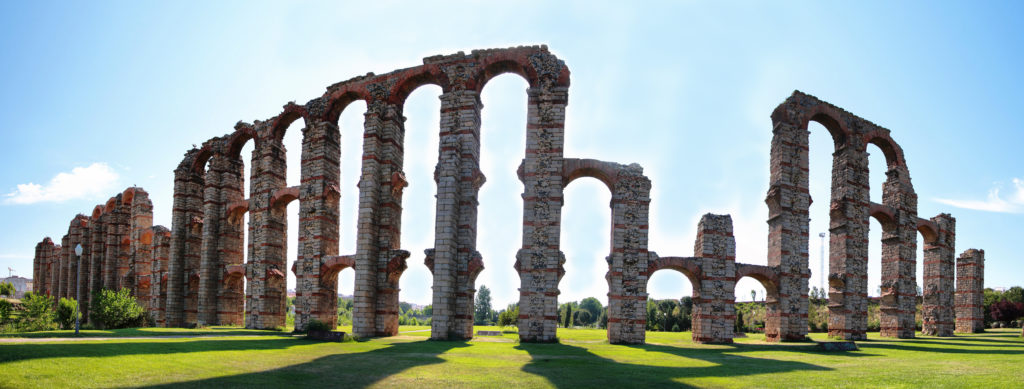 historic detritus might even be the piece missing from that aqueduct!